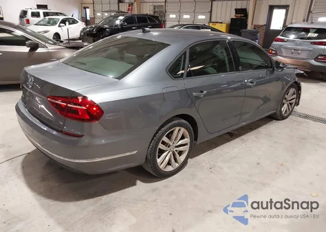 2019 Volkswagen Passat 2.0T Wolfsburg Edition из США, поврежденный, VIN 1VWLA7A39KC014571